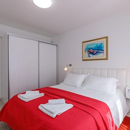 Apartments Lavizatic Пореч Экстерьер фото