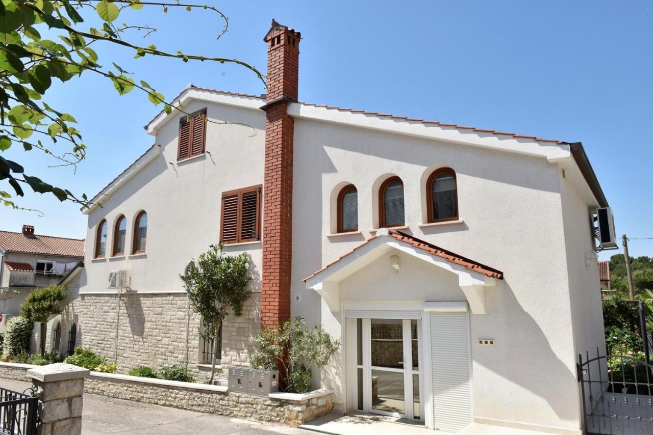 Apartments Lavizatic Пореч Экстерьер фото
