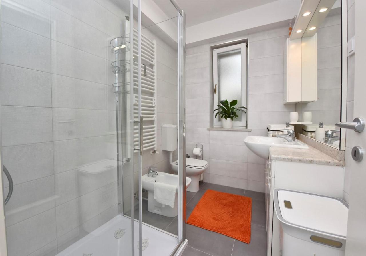 Apartments Lavizatic Пореч Экстерьер фото