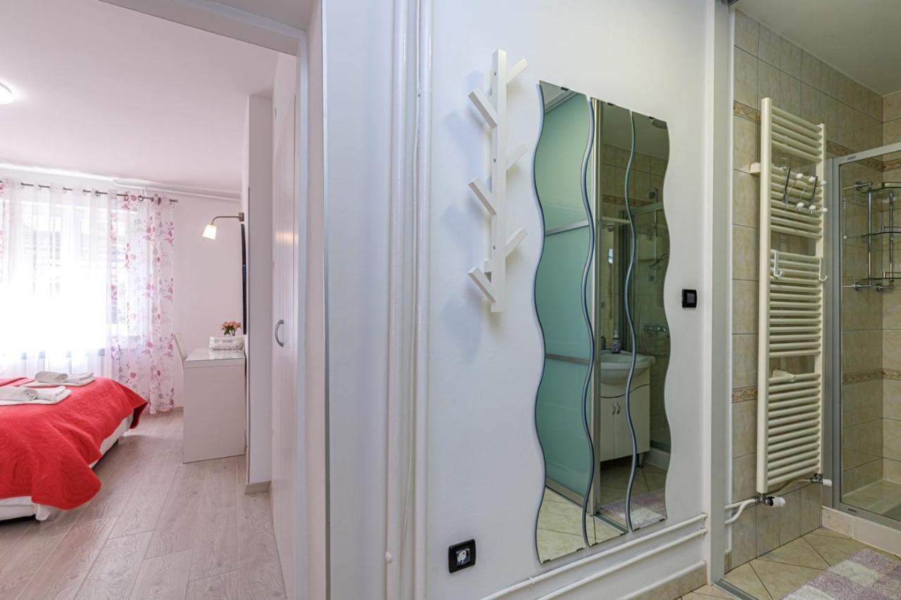 Apartments Lavizatic Пореч Экстерьер фото